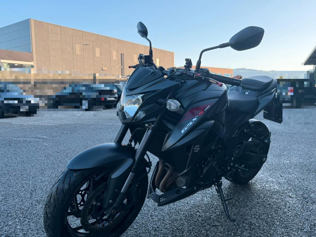 Suzuki GSX S 750