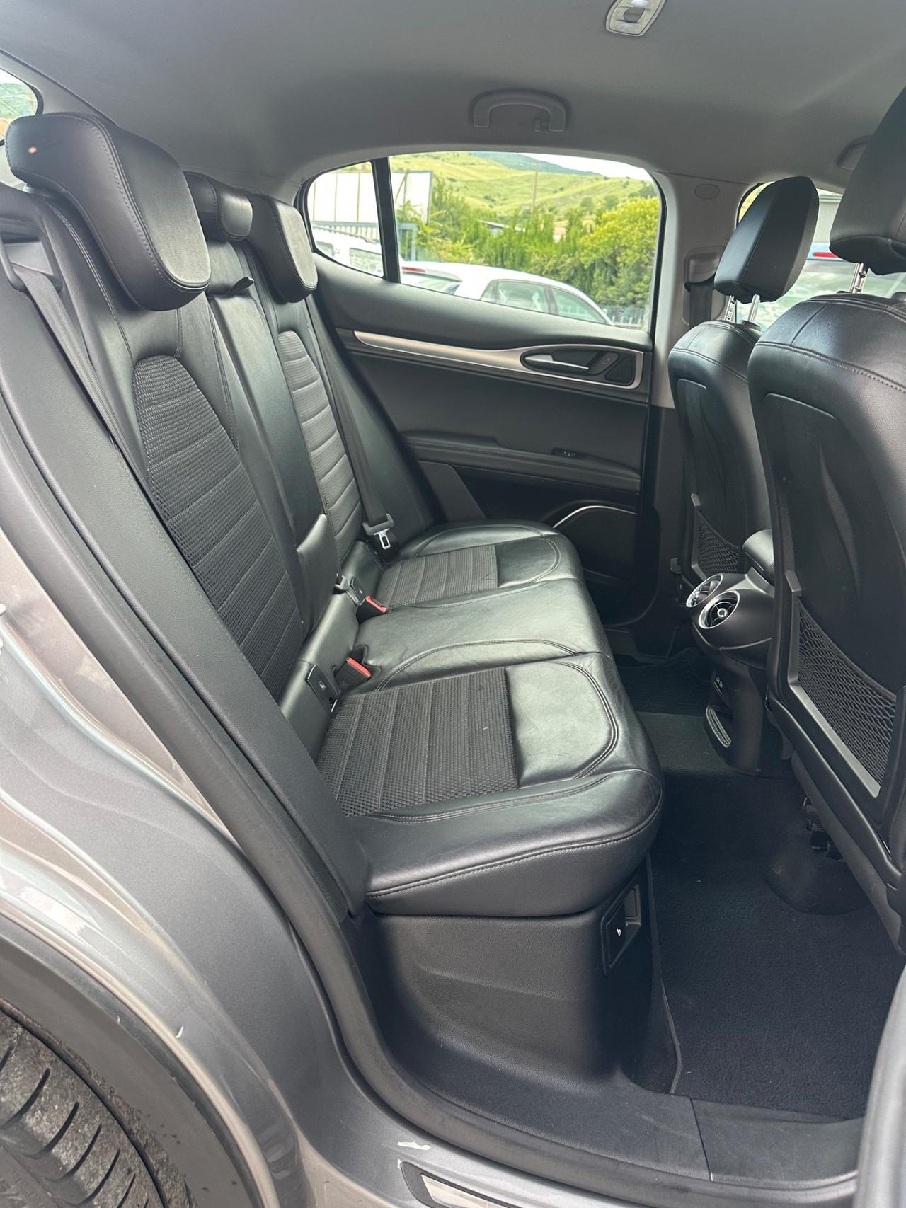 Alfa Romeo Stelvio 2.2 Turbodiesel 210 CV AT8 Q4 Executive