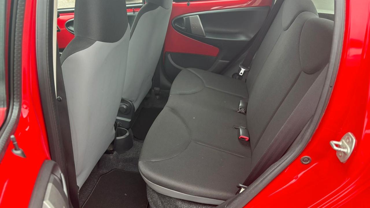 Toyota Aygo 1.0 12V VVT-i 5 porte Lounge Connect