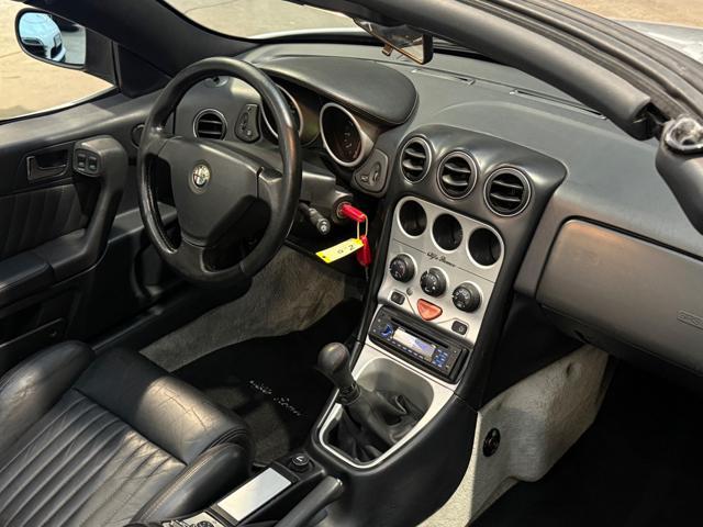 ALFA ROMEO Spider 2.0i 16V Twin Spark cat L