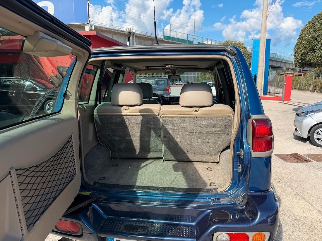 Nissan Terrano II 2.7 Tdi 3 porte Luxury 4X4