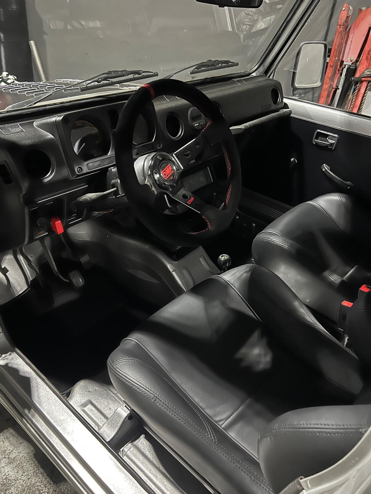 Suzuki SJ Samurai SJ413 Berlina De Luxe