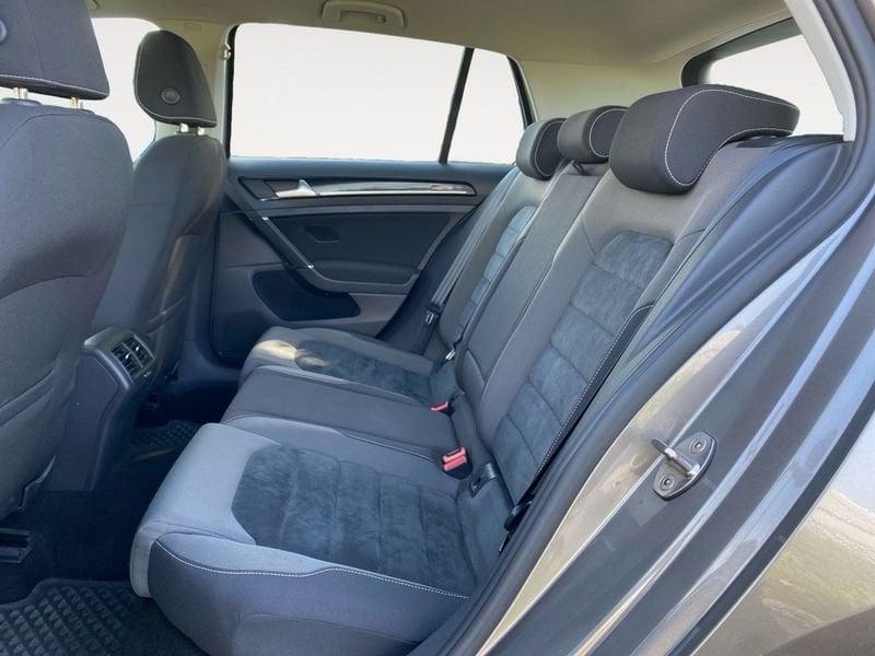 Volkswagen Golf 1.6 TDI Highline BlueMotionTechnology (Euro 6)
