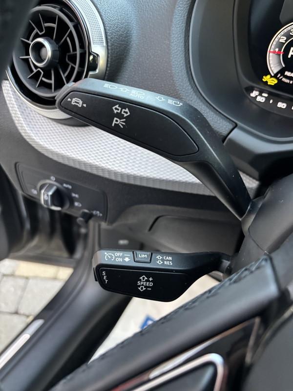 Audi Q2 35 1.5 tfsi S line edition s-tronic PELLE-NAVI-LED-17"