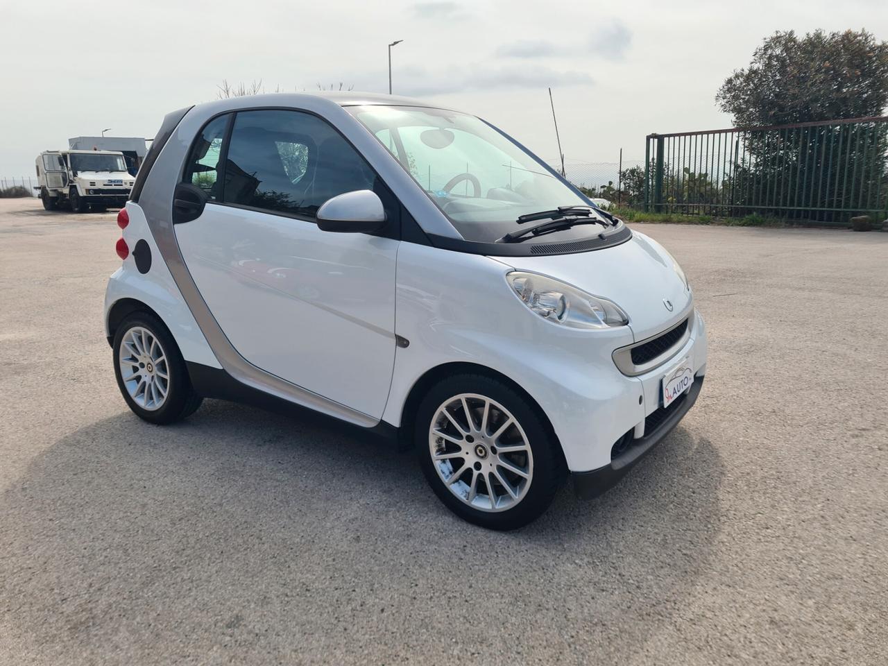Smart ForTwo 1000 62 kW coupé passion