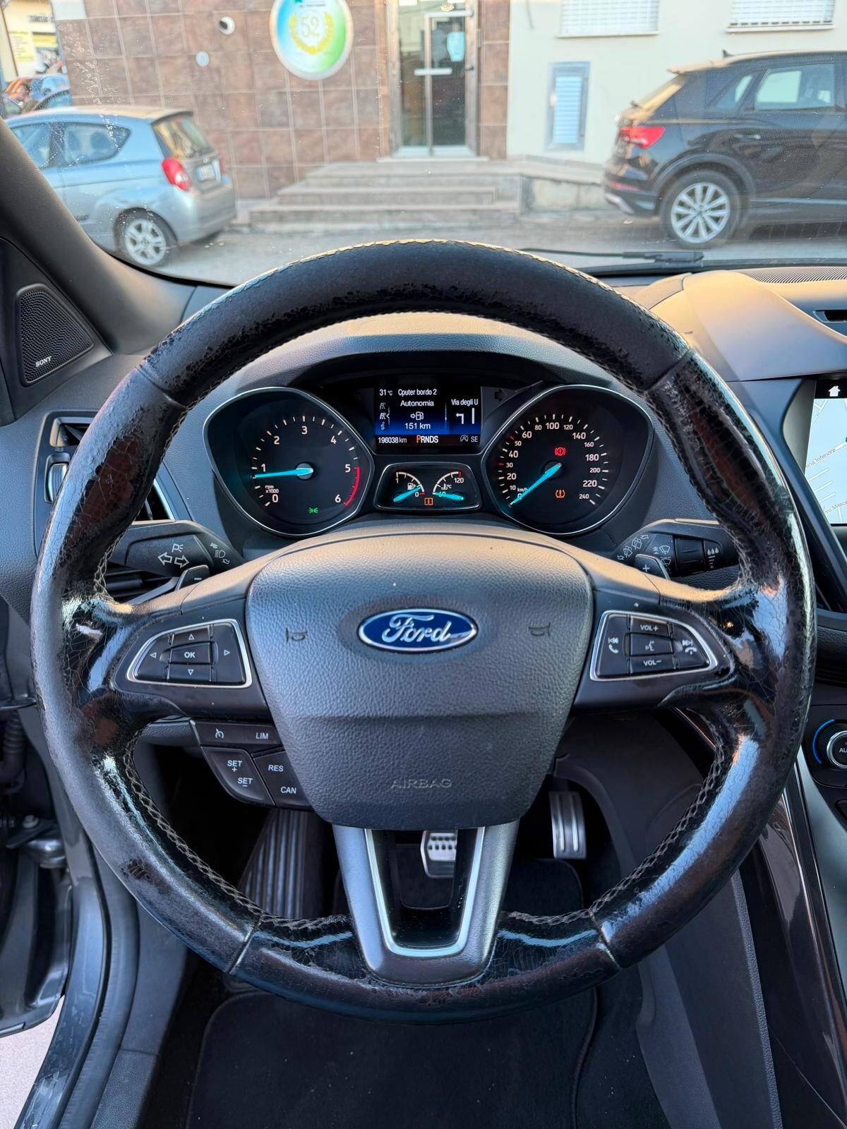 Ford Kuga 2.0 TDCI 150 CV S&S 4WD Powershift ST-Line