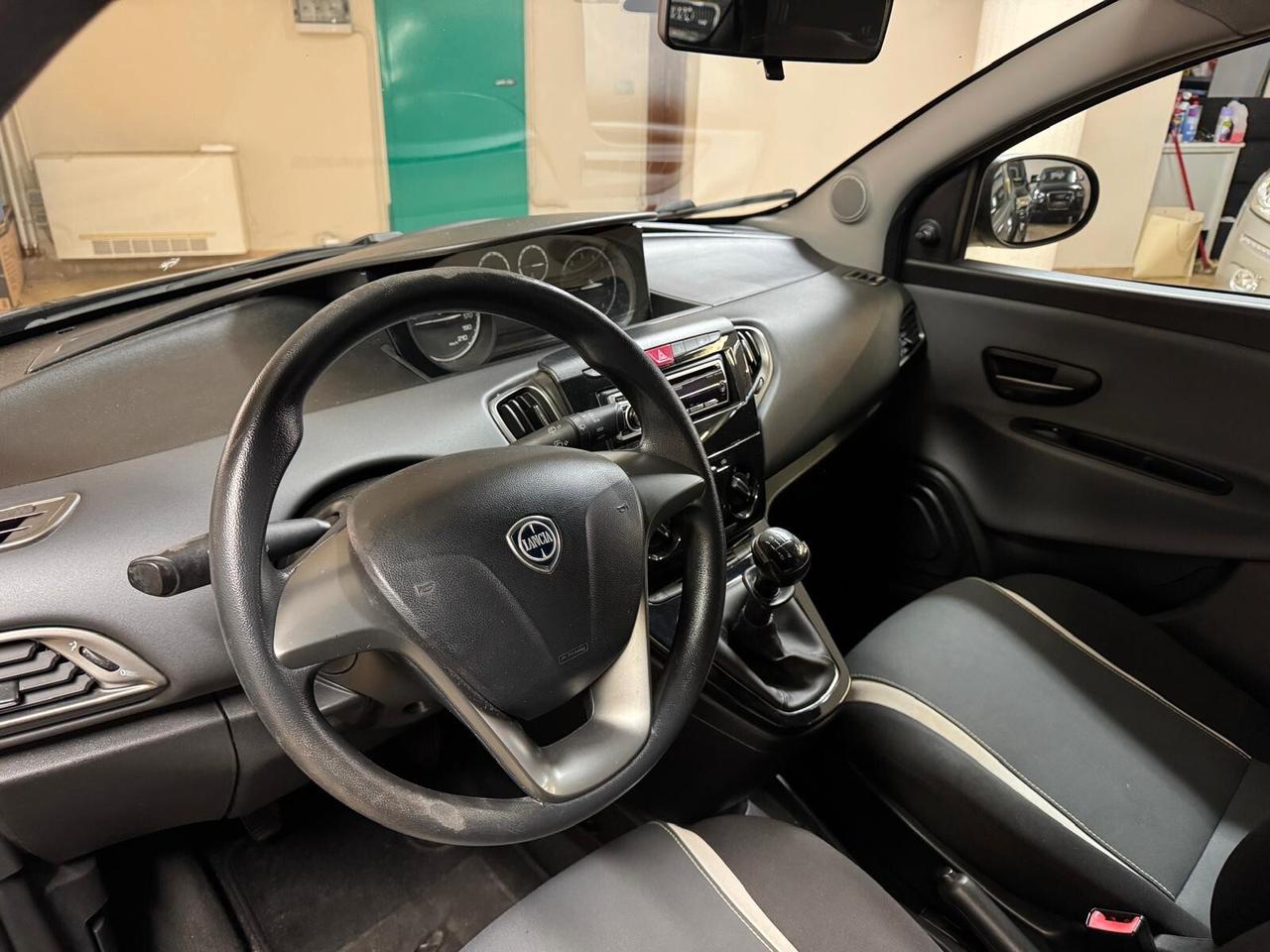 Lancia Ypsilon 1.2 69 CV 5 porte GPL Ecochic Gold