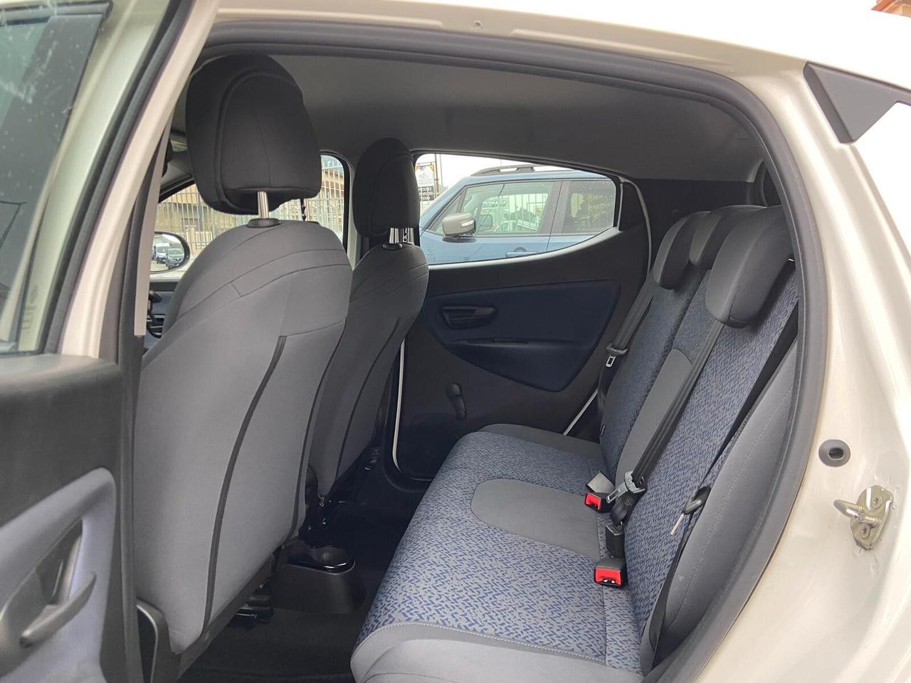 Lancia Ypsilon 1.2 69 CV 5 porte GPL Gold 2023