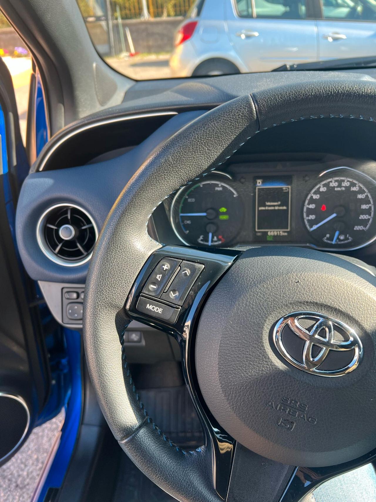 Toyota Yaris HYBRID