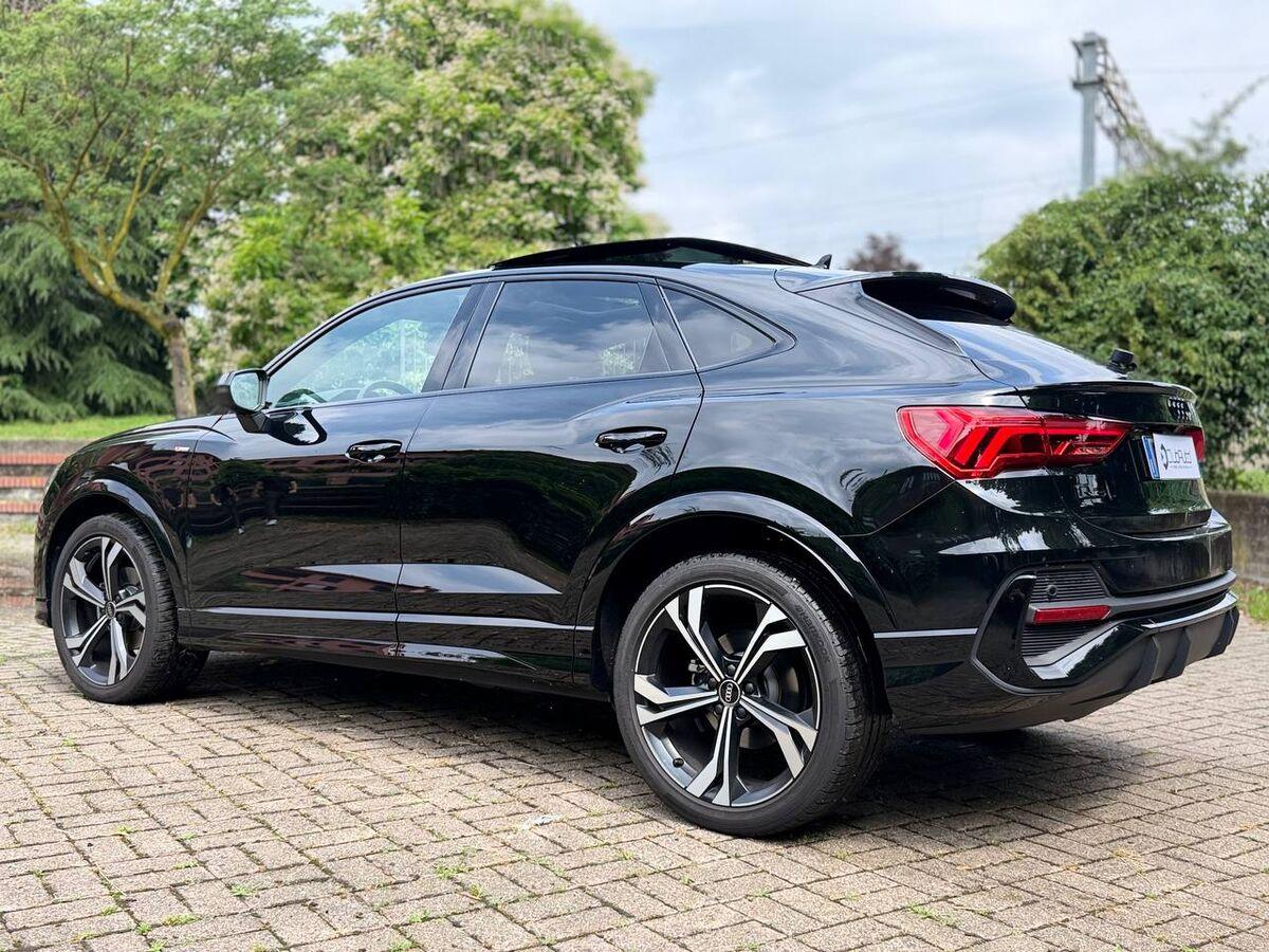 Audi Q3 Sportback 35 1.5 tfsi Identity Black s-tronic