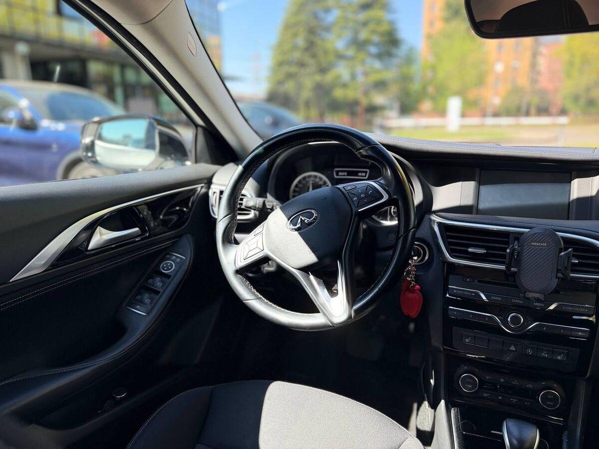 Infiniti QX30 2.2d Premium awd dct