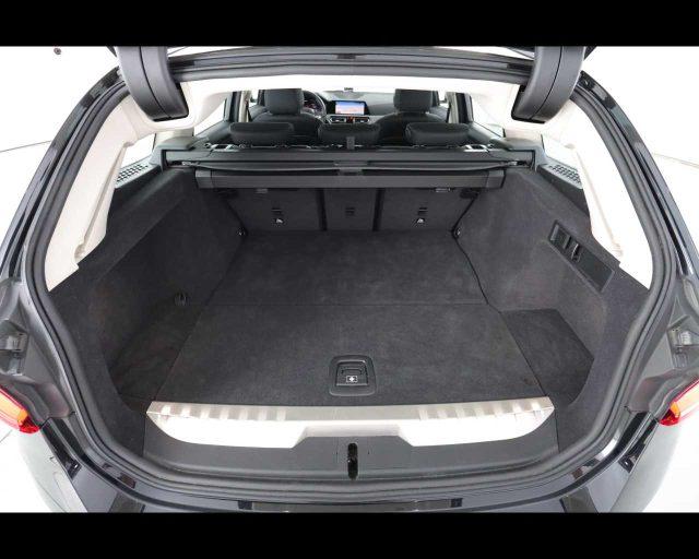 BMW 330 e Touring Business Advantage