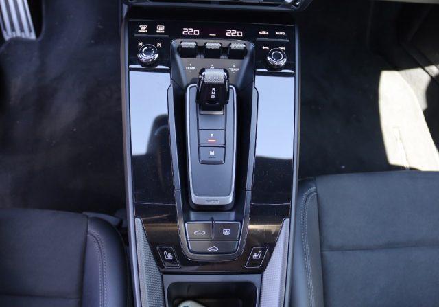 PORSCHE 911 992 Carrera 4 GTS