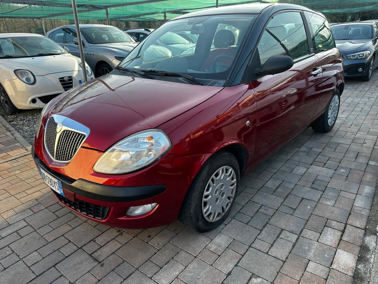 Lancia Ypsilon 1.2 16V Oro