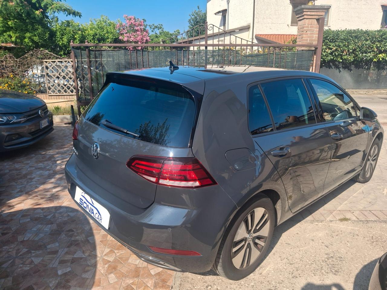 Volkswagen Golf e-Golf 136 CV elettrica