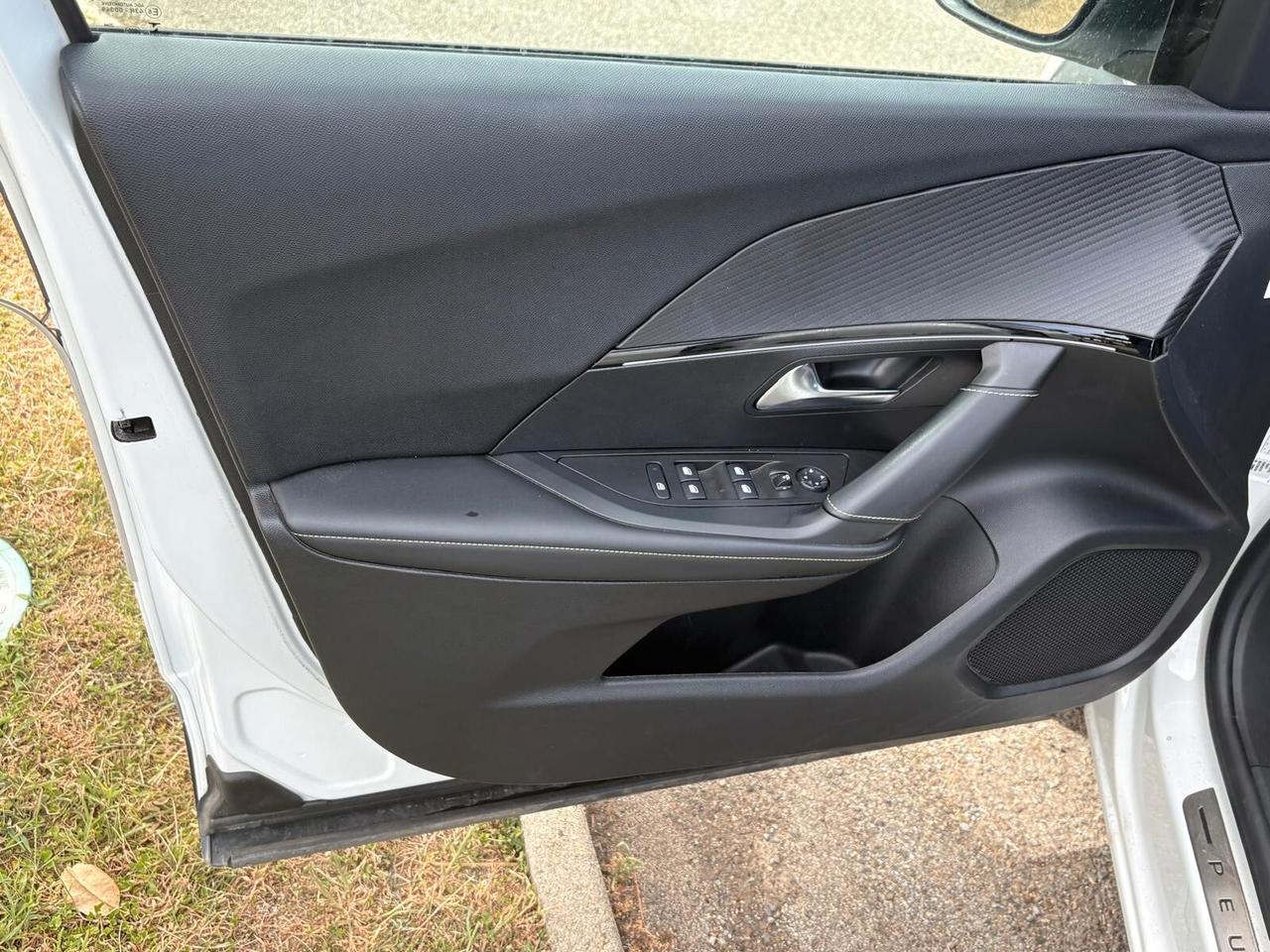 Peugeot 2008 motore elettrico 136 CV GT Pack