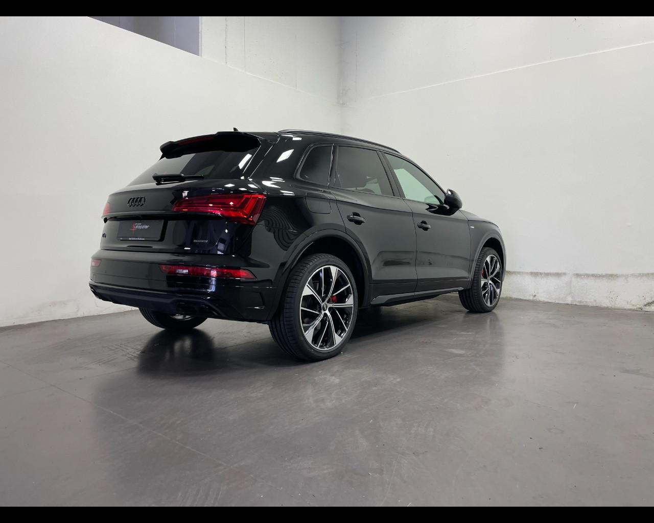 AUDI Q5 40 TDI QUATTRO S TRONIC IDENTITY BLACK