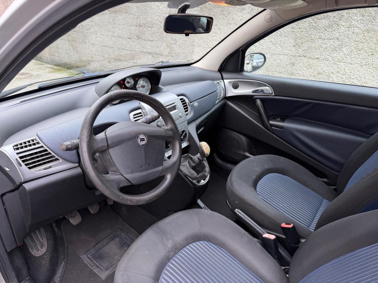 Lancia Ypsilon 1.2 benzina euro4 NEOPATENTATI