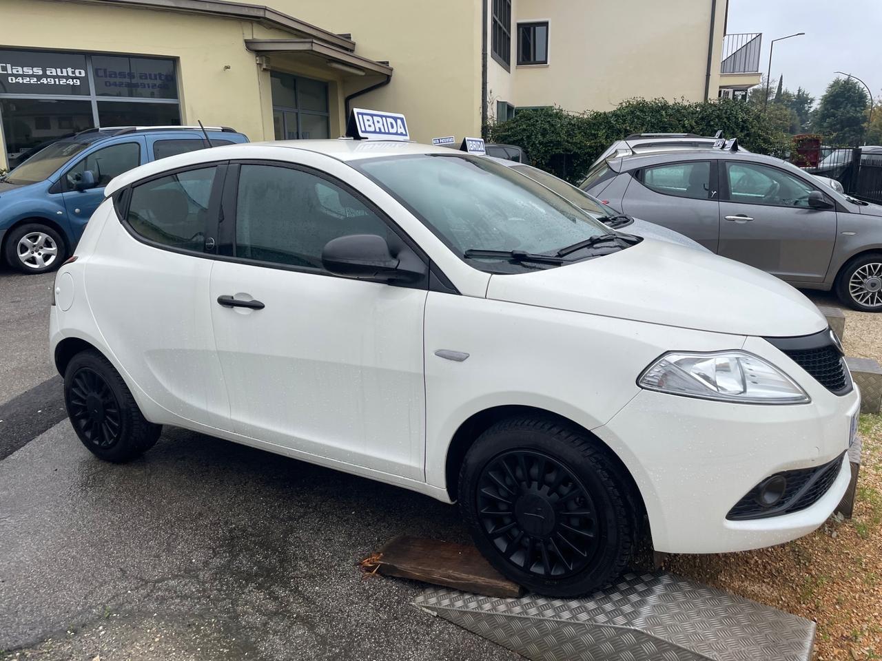 Lancia Ypsilon 1.2 69 CV 5 porte S&S Gold