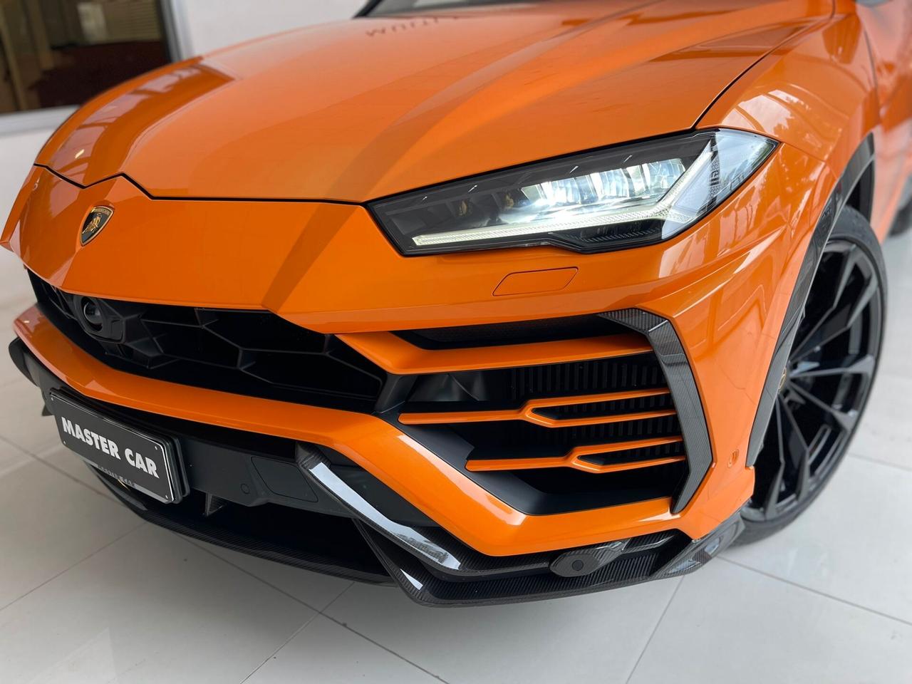 Lamborghini Urus 650cv PACCHETTO CARBONIO