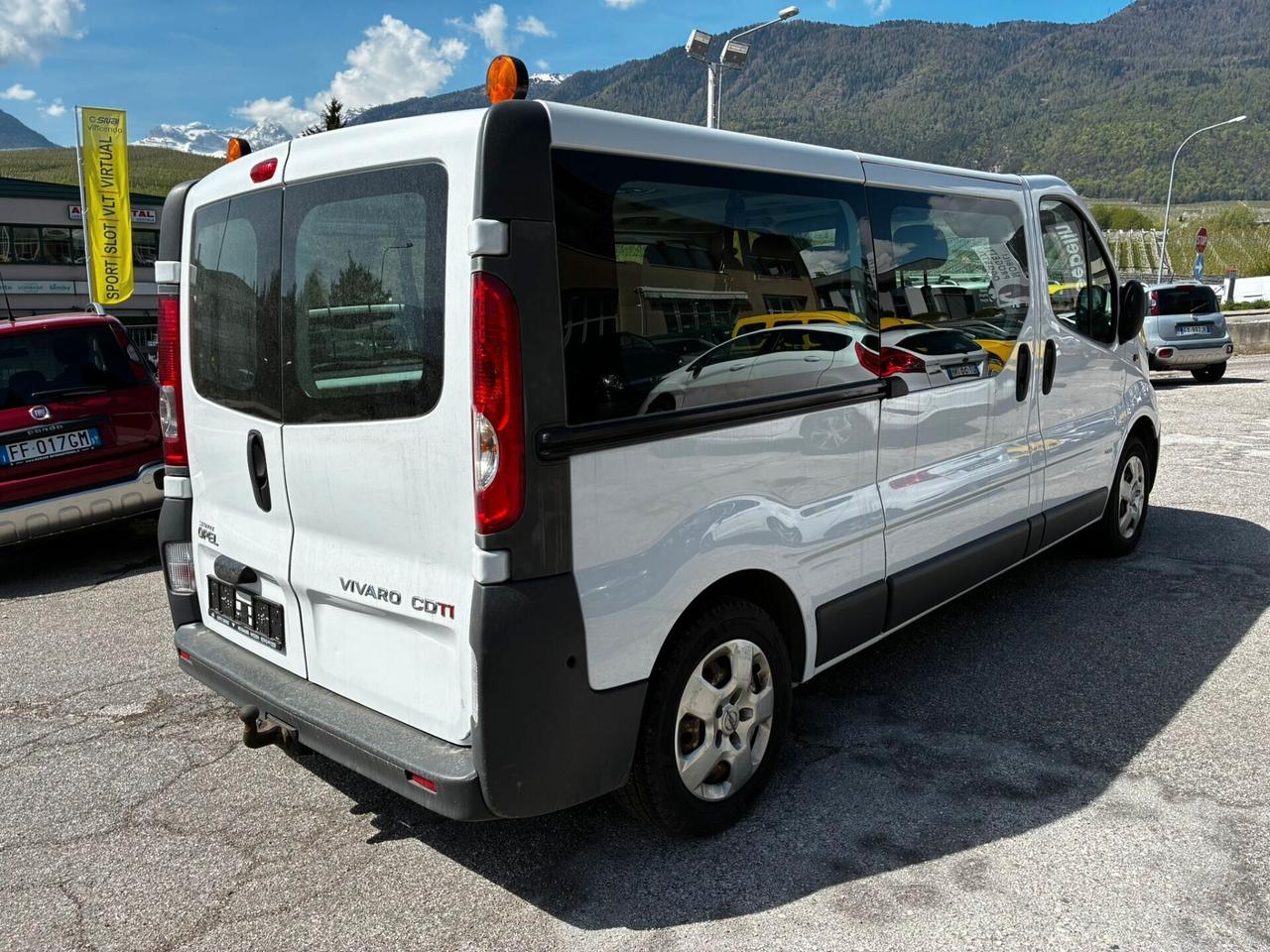 OPEL VIVARO 2.0 CDTI 8POSTI PASSO LUNGO GANCIO TRAINO KM115MILA