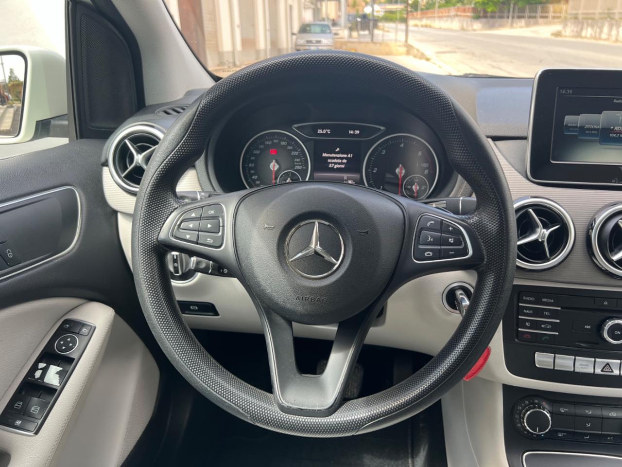 Mercedes-benz B 200 B 200 d Sport