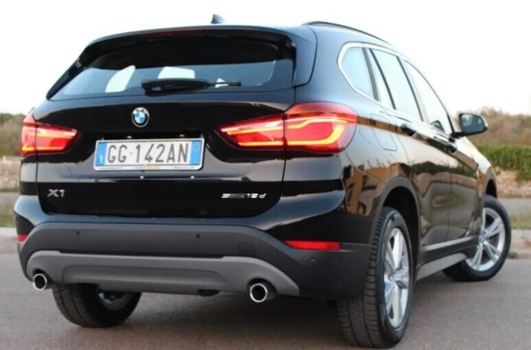Bmw X1 sDrive 18d Aut. *LUCI AMBIENTE