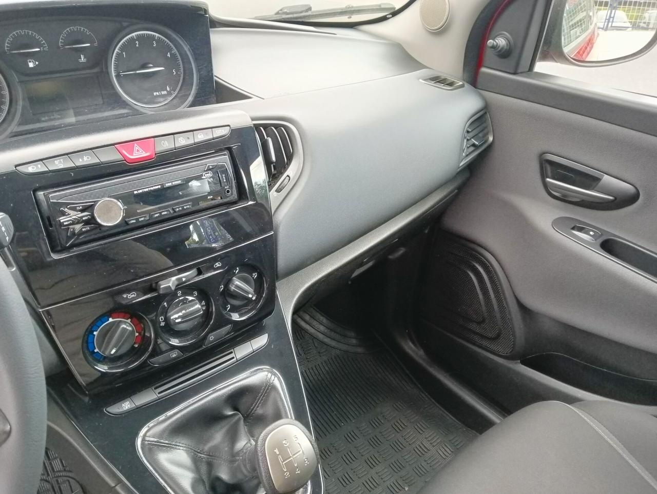 Lancia Ypsilon 1.3 MJT 16V