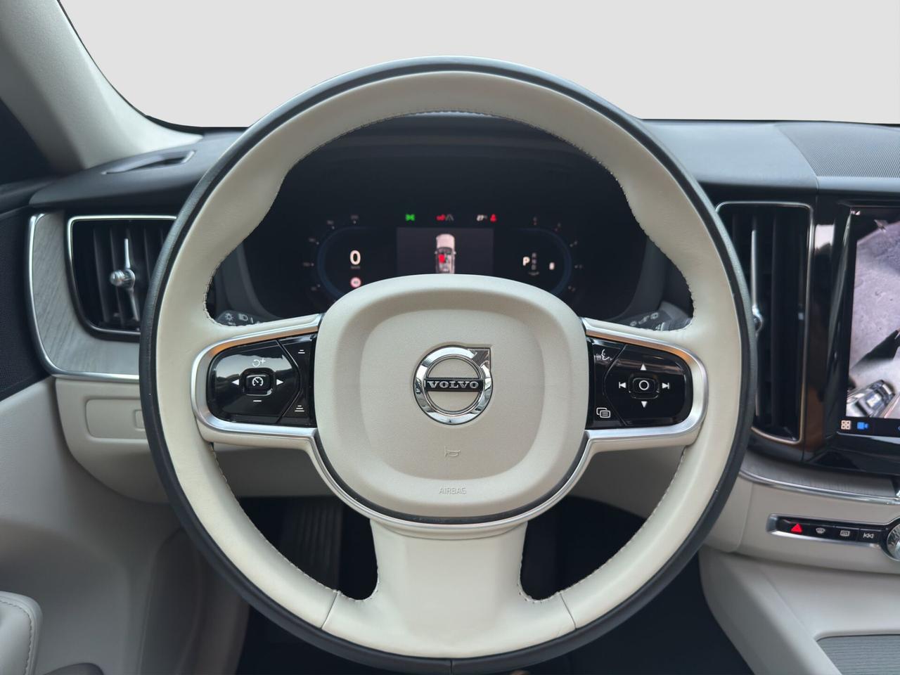 Volvo XC 60 2.0 197cv Plus Dark Tetto 2022