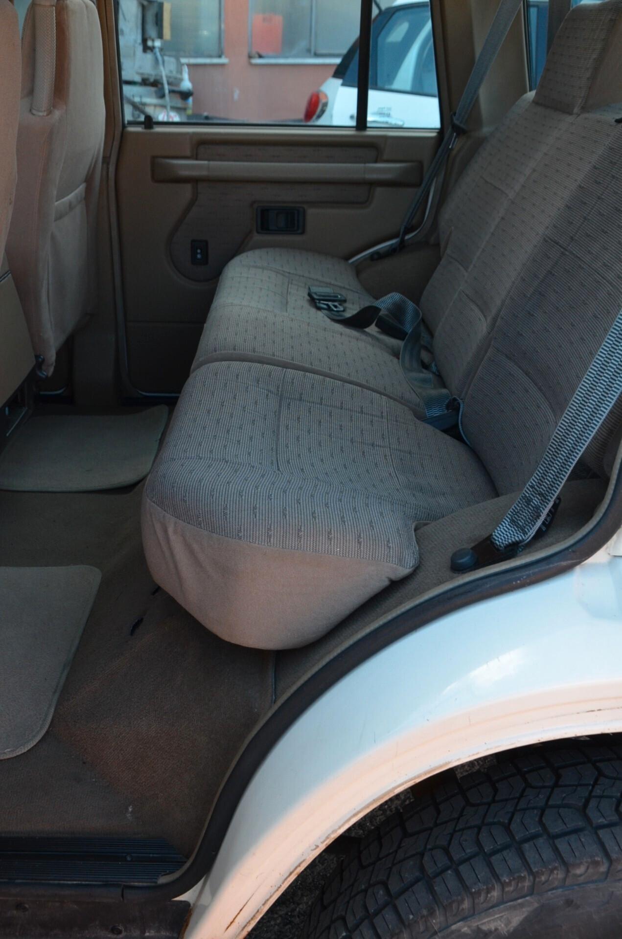 Land Rover Discovery 2.0i 16V cat 5 porte Luxury