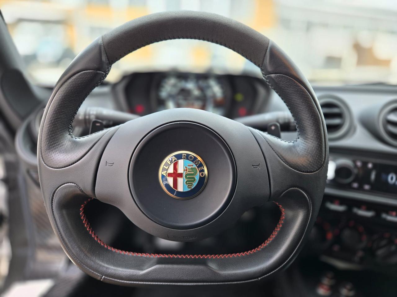 Alfa Romeo 4C launch edition