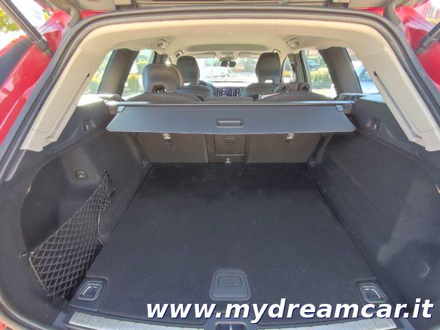 VOLVO XC60 B4 (d) automatico Core