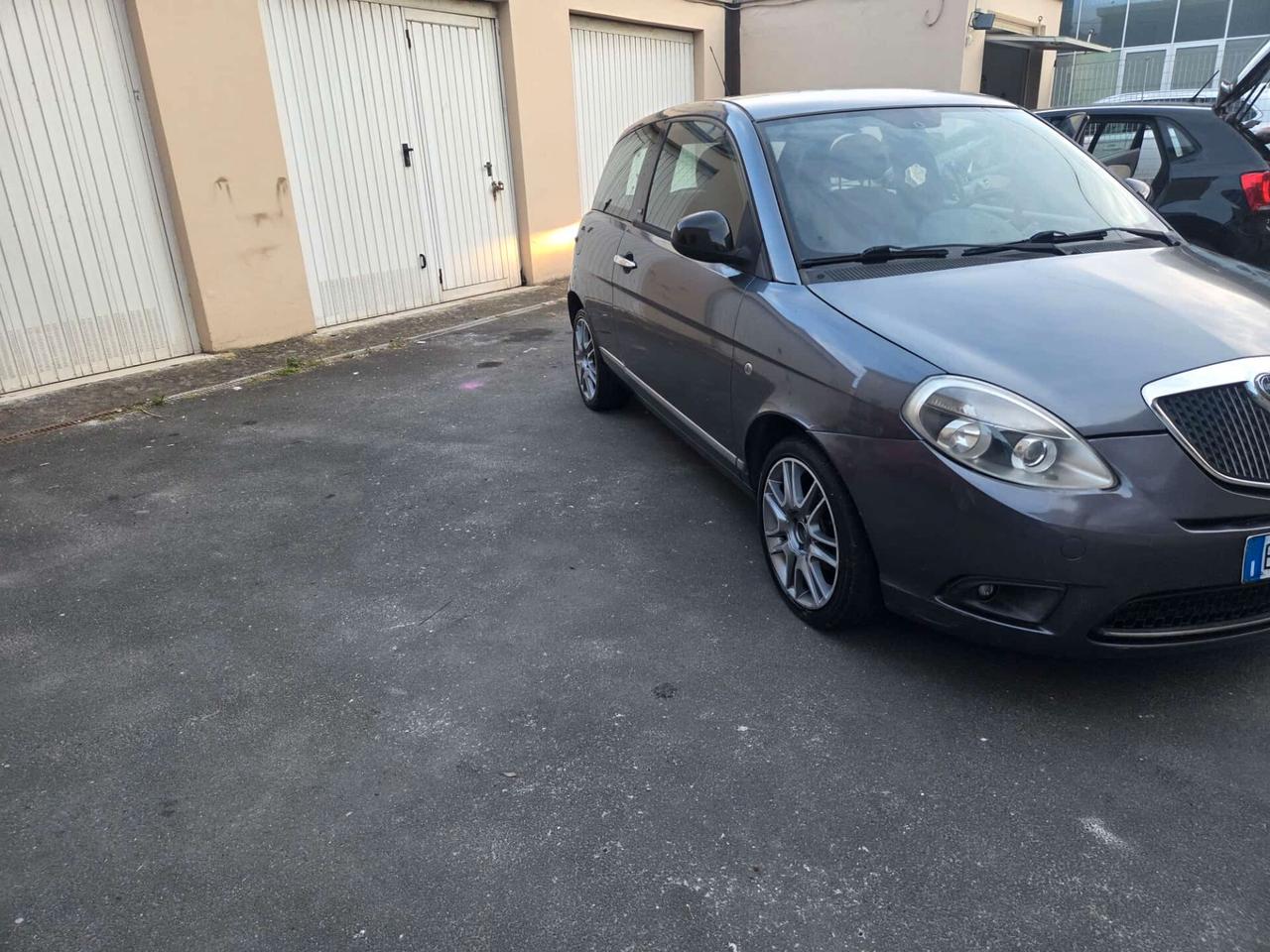 Lancia Ypsilon 1.2 69 CV Platino