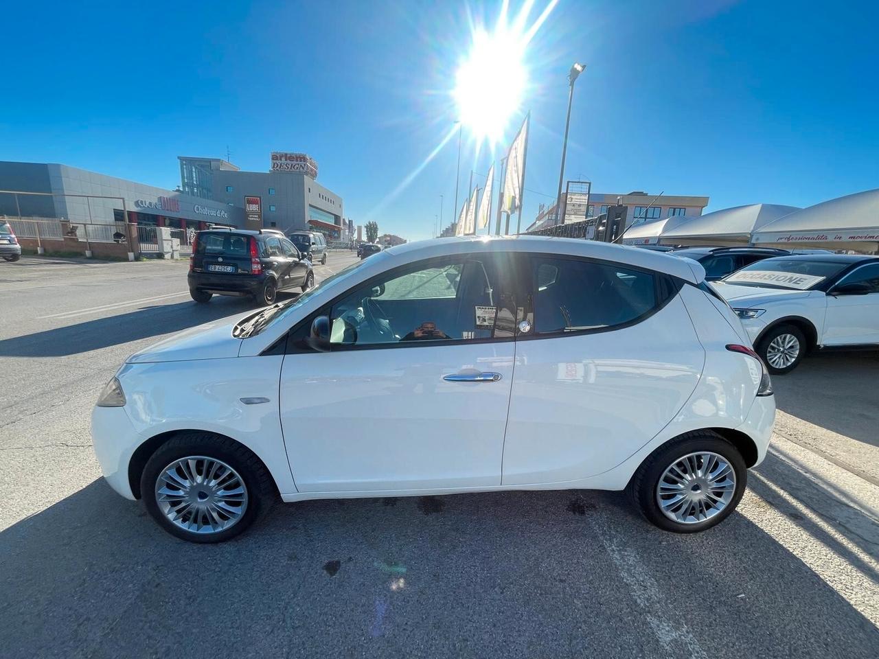 Lancia Ypsilon 1.2 69 CV 5 porte GPL Ecochic Gold