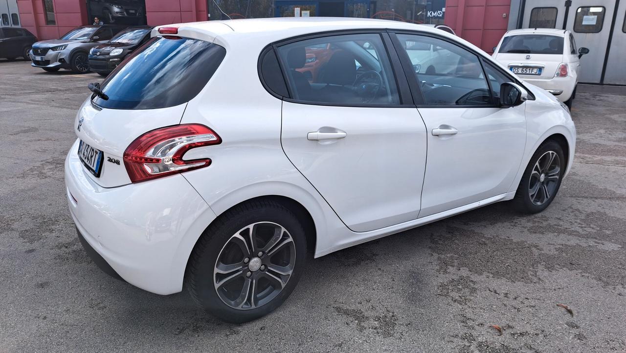 Peugeot 208 PureTech 82 5 porte Allure