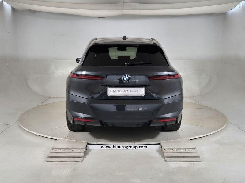 BMW iX i20 2021 xdrive40 pacchetto sportivo