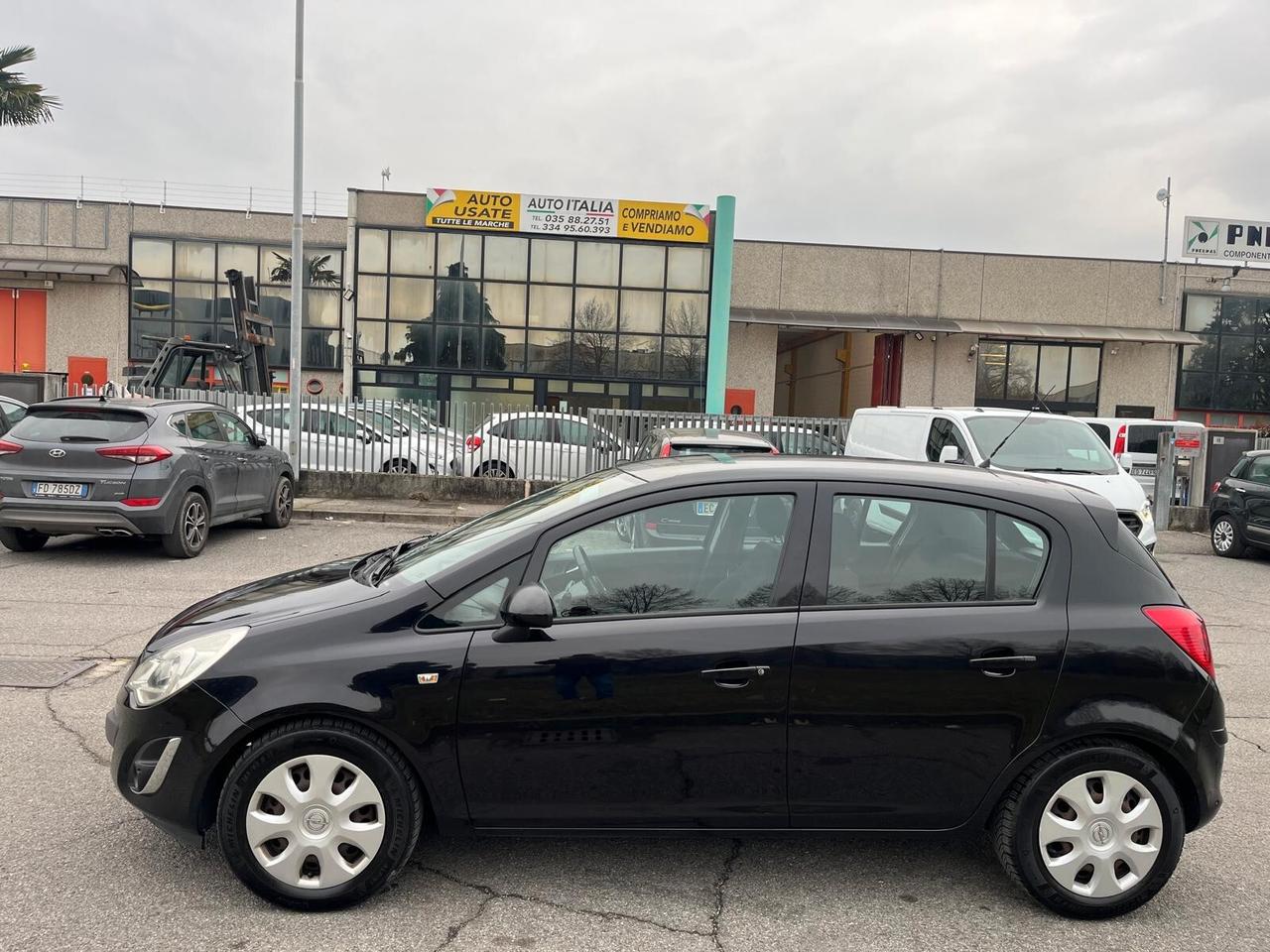 Opel Corsa 1.2 5 porte Club **NEOPATENTATI**