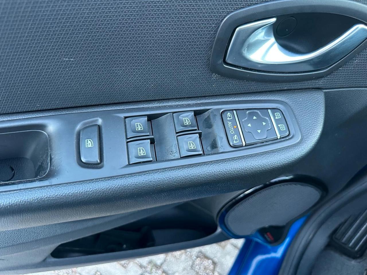 Renault Clio dCi 8V 90 CV 5 porte Moschino -2019