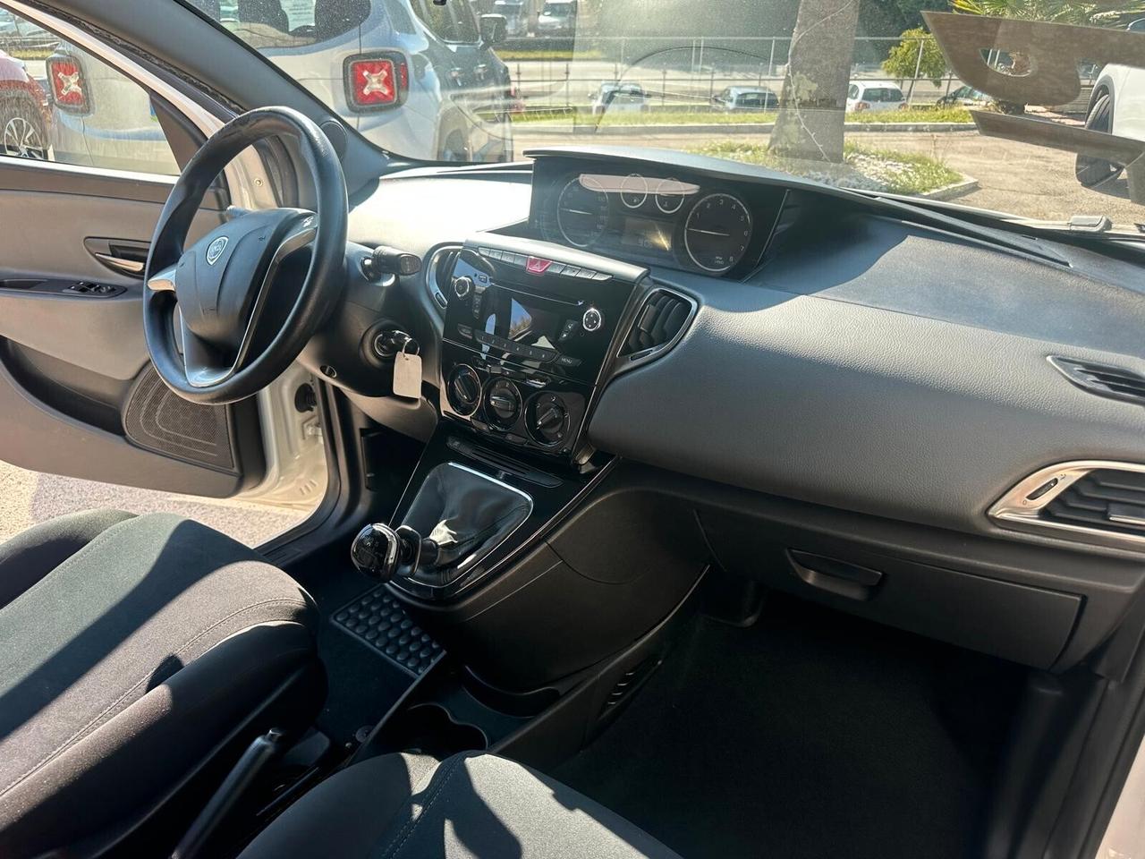 Lancia Ypsilon 1.2 69 CV 5 porte GPL Ecochic Gold NEOPATENTATI