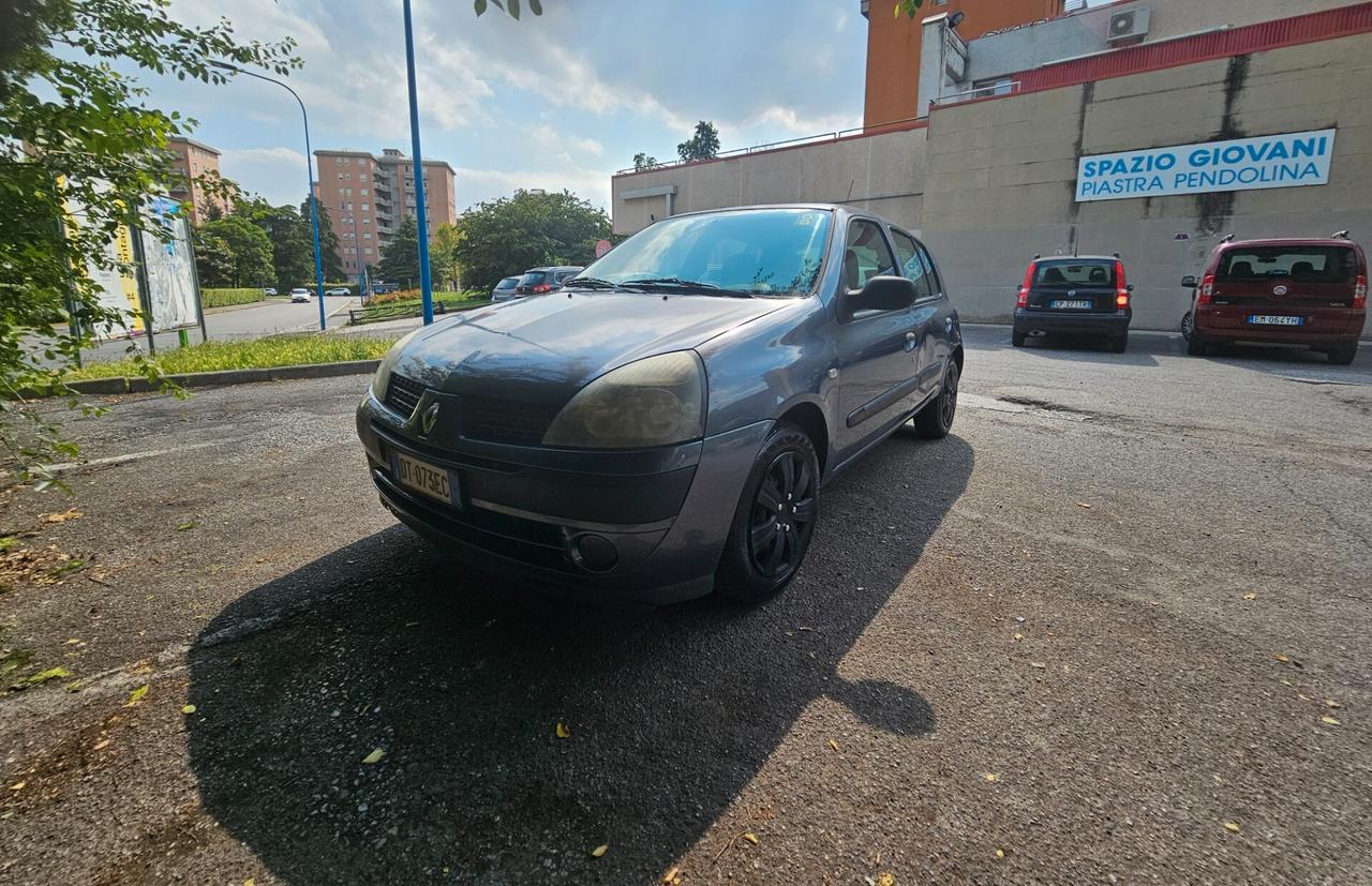 Renault Clio Storia 1.2 5 porte 2009 GPL OK NEOPATENTATI