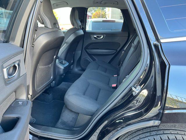 VOLVO XC60 B4 (d) AWD Geartronic Momentum Pro