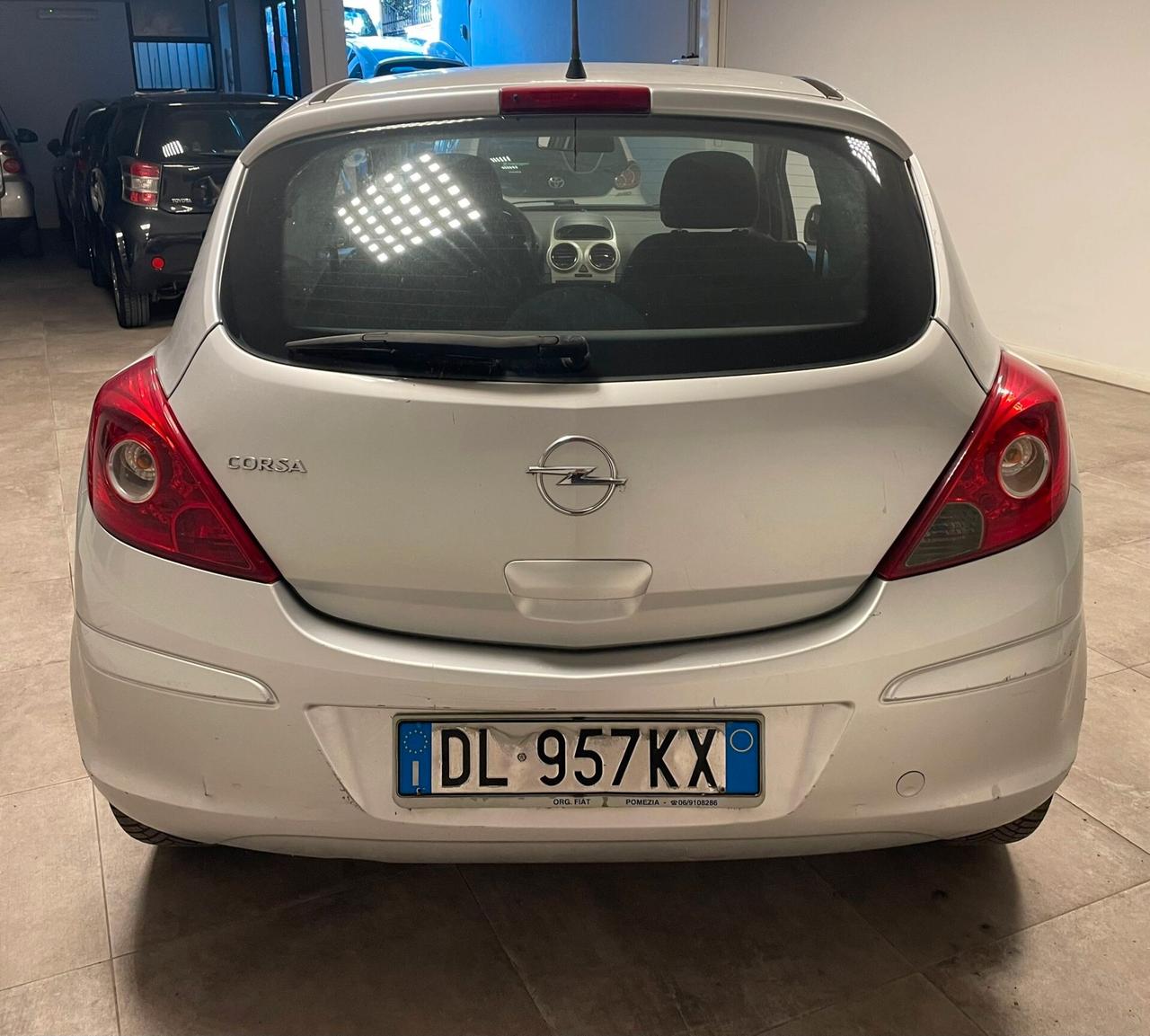 OPEL CORSA 1.2 - CONSUMA ACQUA