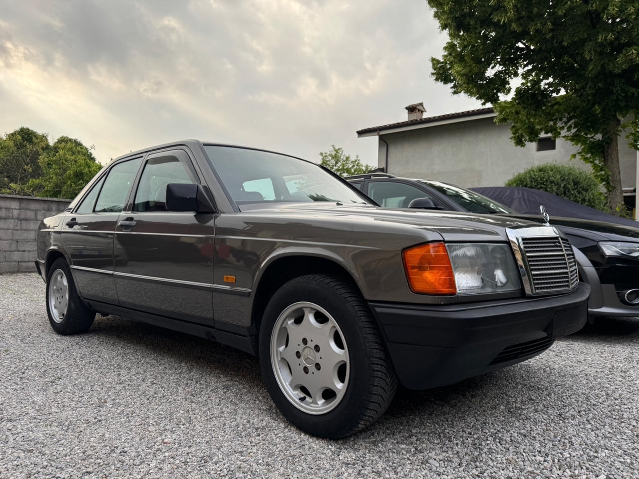 Mercedes-benz 190 2.0 E