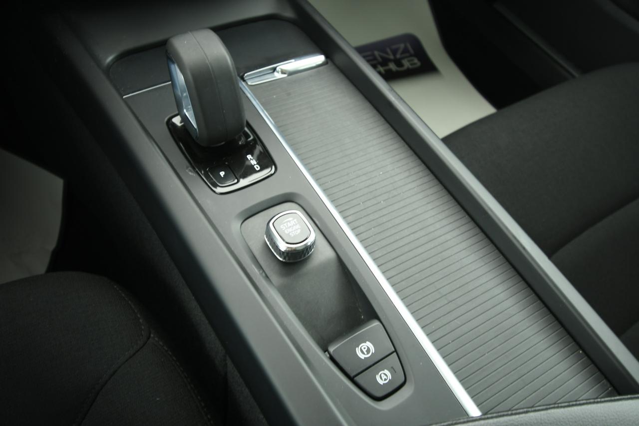 VOLVO V60 2.0 b4 Momentum Business auto NEOPATENTATI+C17"