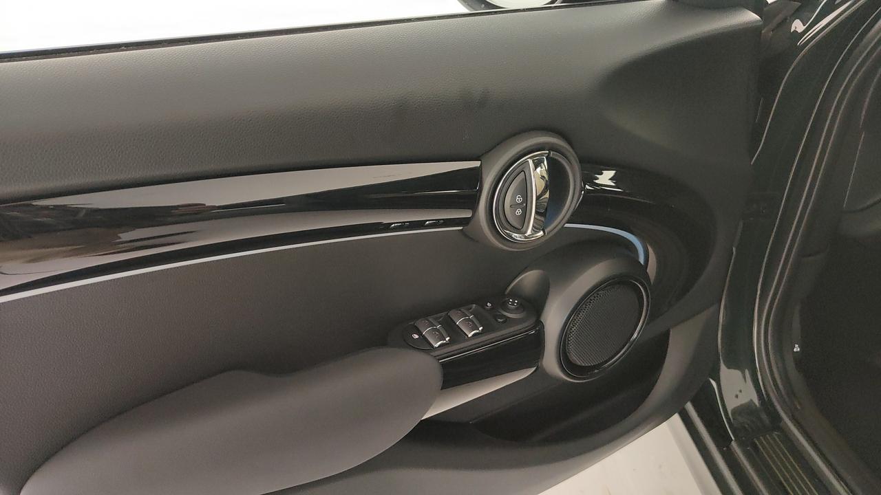 MINI Mini IV F55 2021 5p - Mini 5p 1.5 Cooper Resolute auto