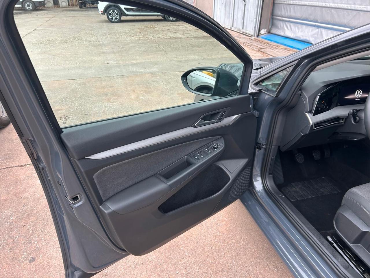 Volkswagen Golf VIII 2025 2.0 tdi Life 115cv PREZZO REALE