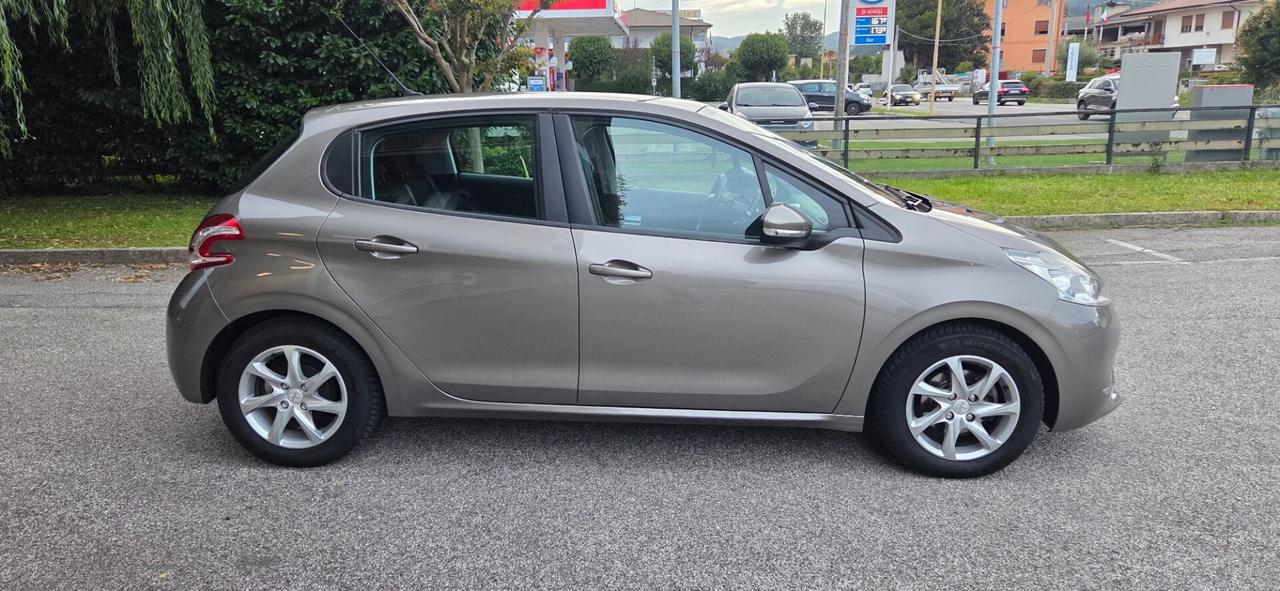Peugeot 208 1.4 HDi 5 porte Allure