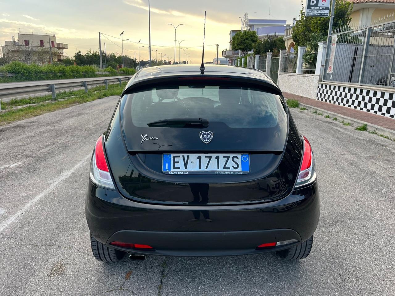 Lancia Ypsilon 1.2 5 porte Platinum Unipro 2014