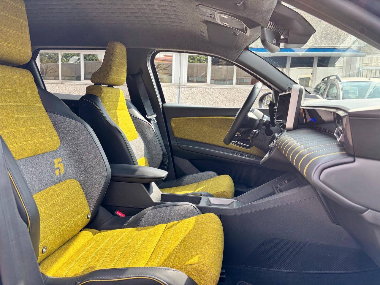 Renault 5 E-Tech Electric Blu
