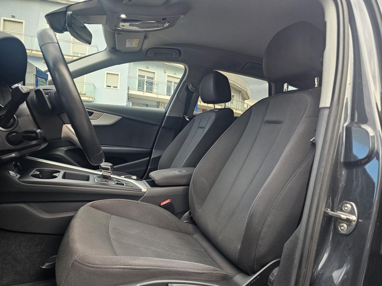 Audi A4 35 TDI/163 CV S tronic Business Advanced